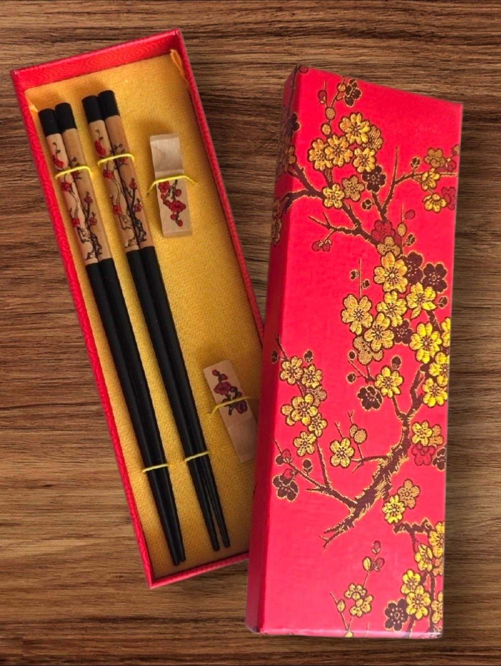 ChineseGift BoxSet Of Wooden Chopsticks With Rests